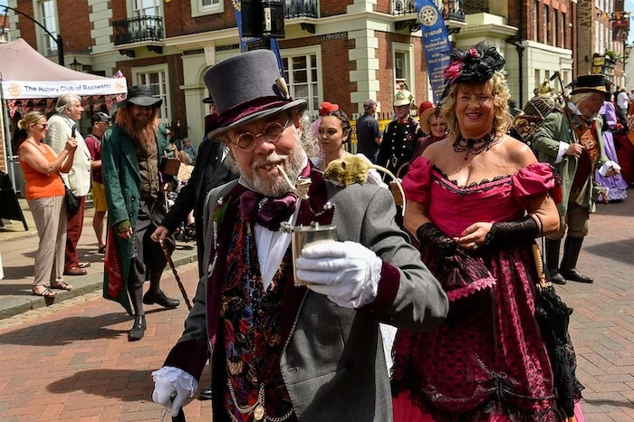 Dickensian Connections